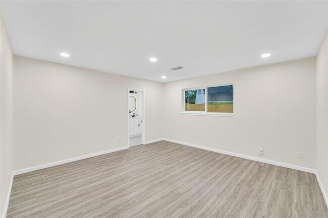 Building Photo - 9714 Blankenship Dr
