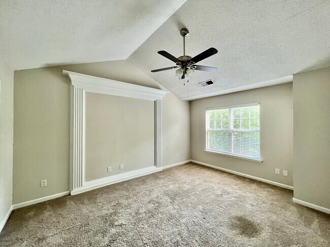 Building Photo - 8433 Southgate Commons Dr