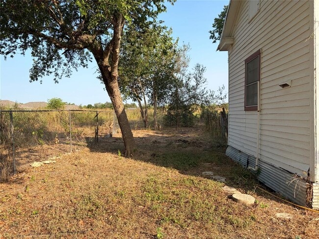 Building Photo - 910 Bunton Ln