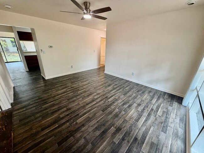 Building Photo - Kenton 3BR/2BA Single-Level Home | Private Yard, W/D Included & Off-Street Parking