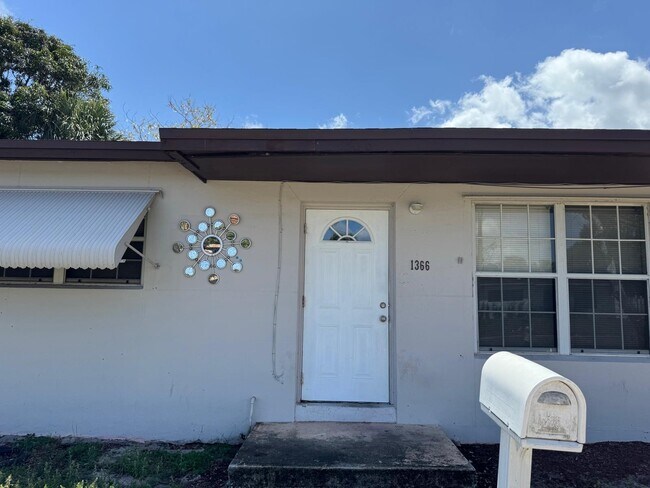 Primary Photo - 1366 10th St