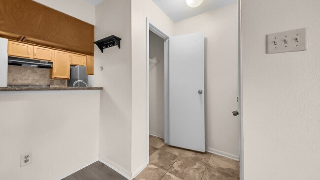 Building Photo - 2120 El Paseo St