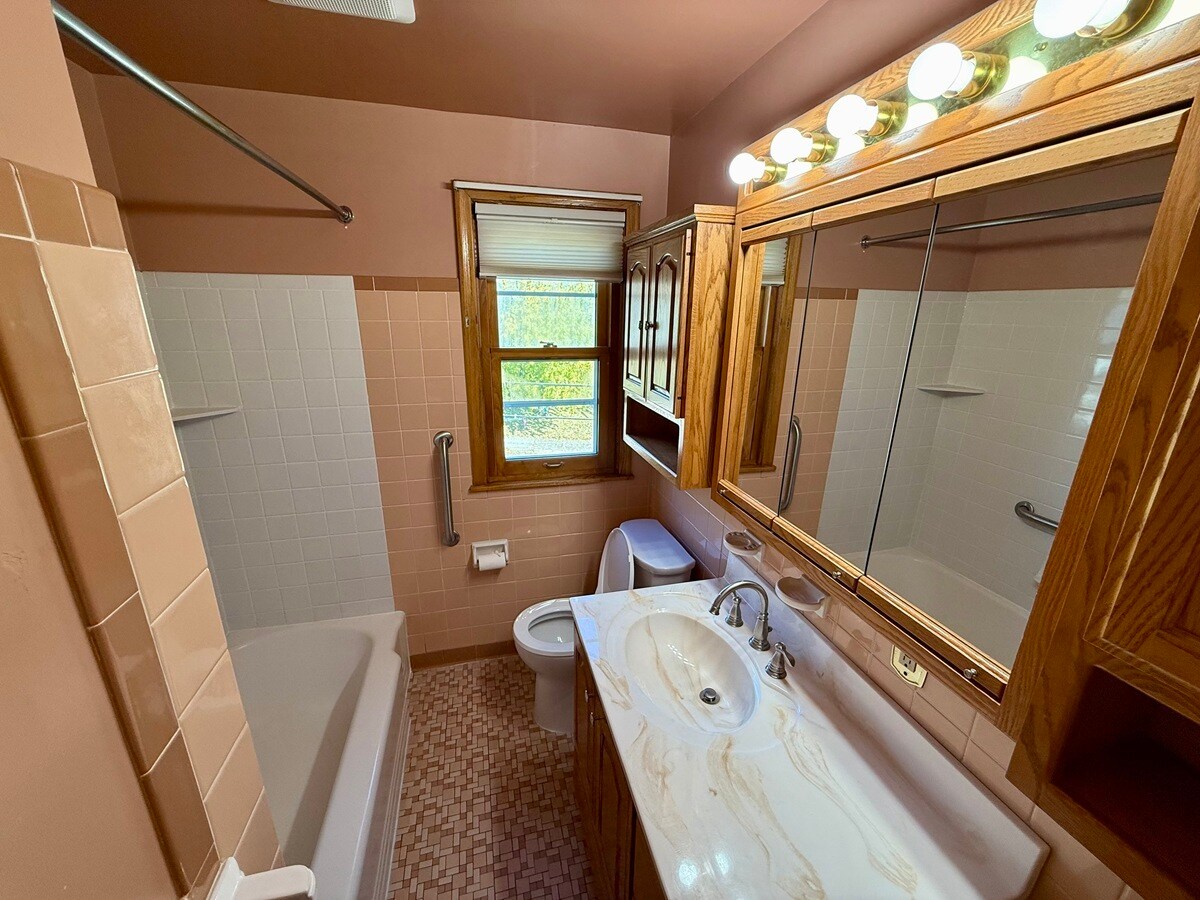 Building Photo - 5403 Pleasant Ave