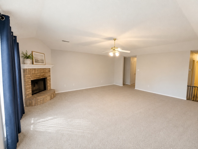 Building Photo - 203 Kenosha Ln