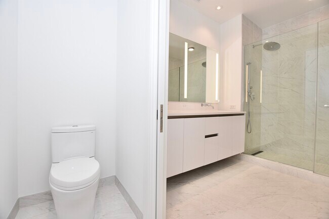 Building Photo - 60 E Randolph St