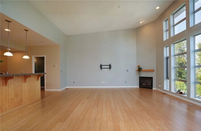 Building Photo - 2357 Yakima Ct