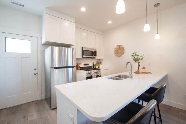 Building Photo - 1506 Tyram Grv