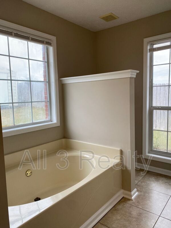 Building Photo - 349 Hambleton Ct