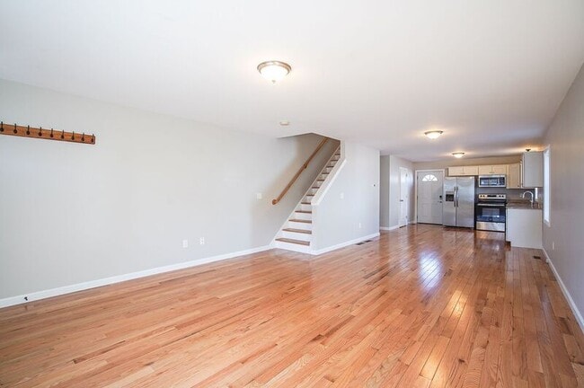 Building Photo - 18 Healey St