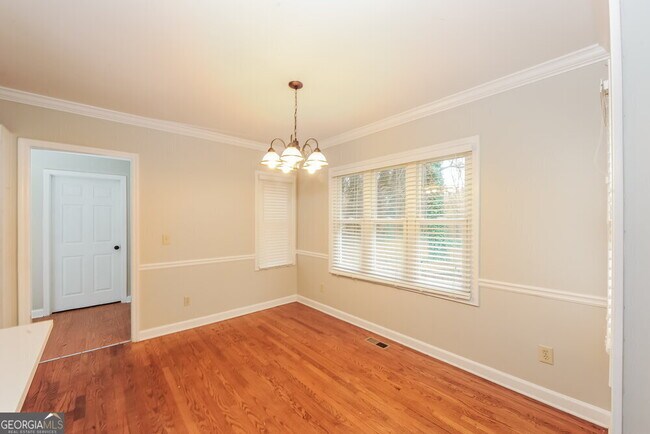 Building Photo - 1798 Poinsettia Dr