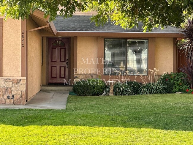 Building Photo - Move in Special see Ad