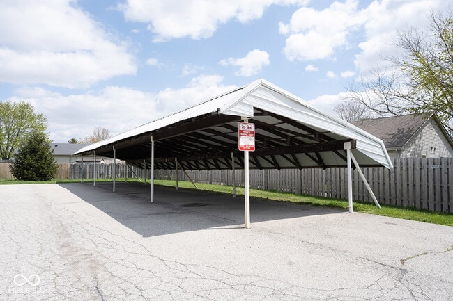 Building Photo - 140 Maple Park Dr
