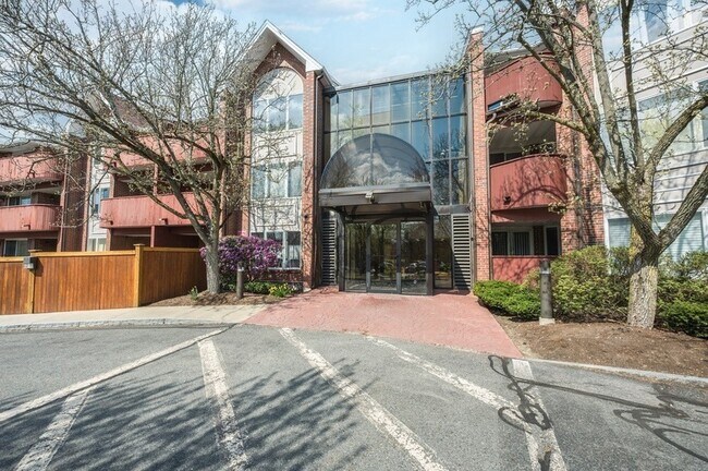 Building Photo - 100 Rosemary Way