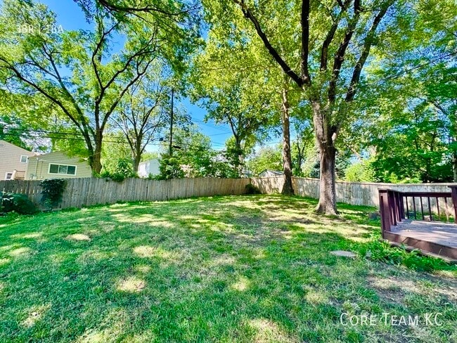 Building Photo - 5607 W 78th Terrace