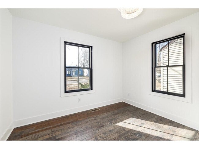 Building Photo - 4129 Utica Ave S