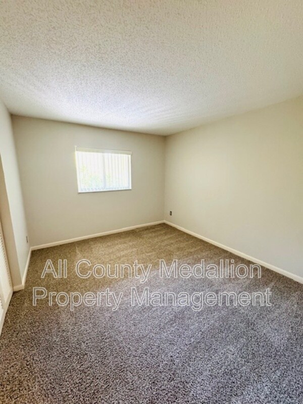 Building Photo - 6731 Winkler Rd