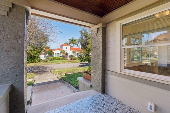 Building Photo - 344 21st Ave NE