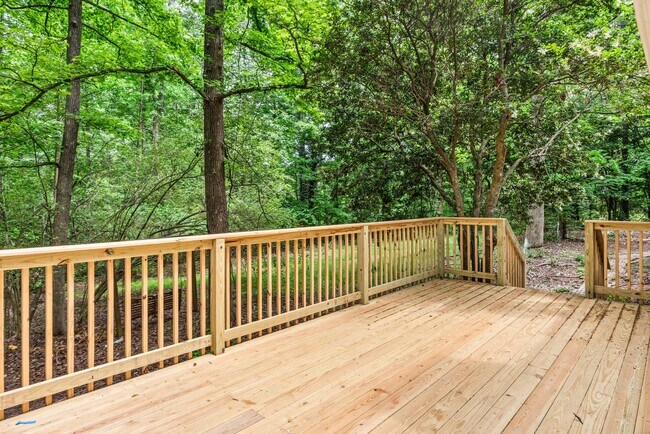 Building Photo - Charming Weatherly Woods Home with In-Law ...