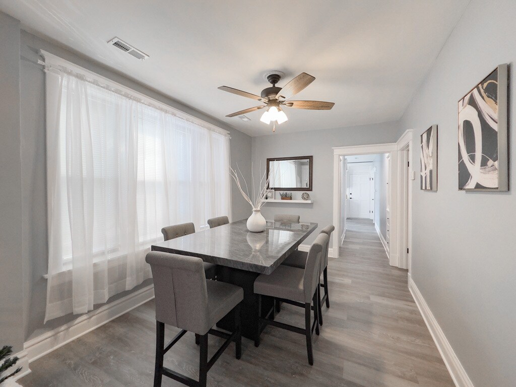 Building Photo - 2039 W 23rd St