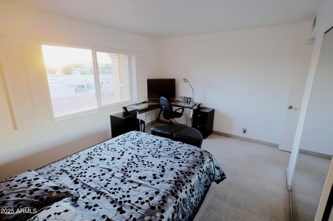 Building Photo - 7820 E Camelback Rd