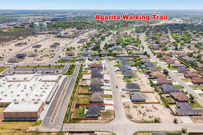 Building Photo - 423 Pitaya Ln