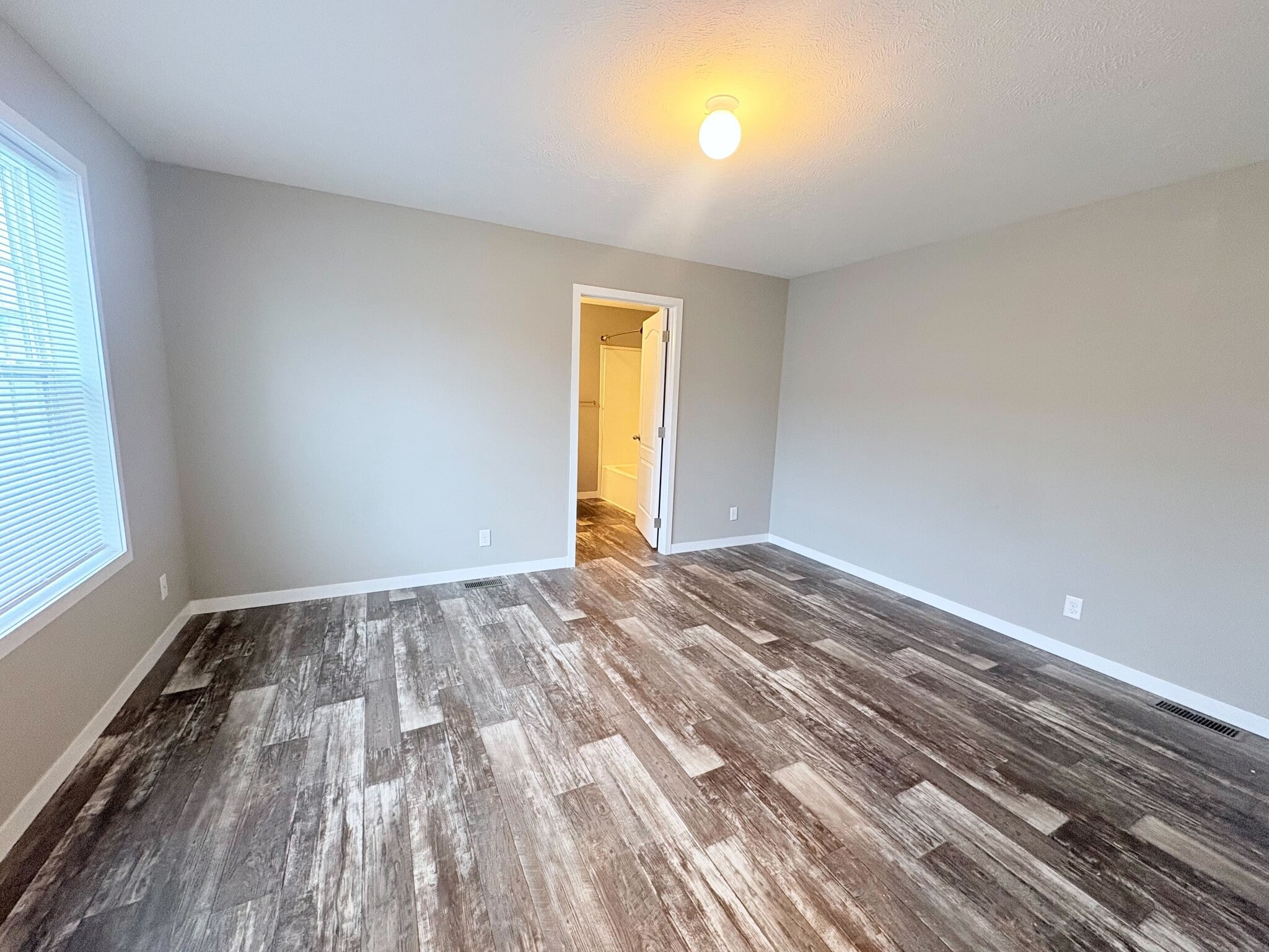 Building Photo - 10610 State Rte 762