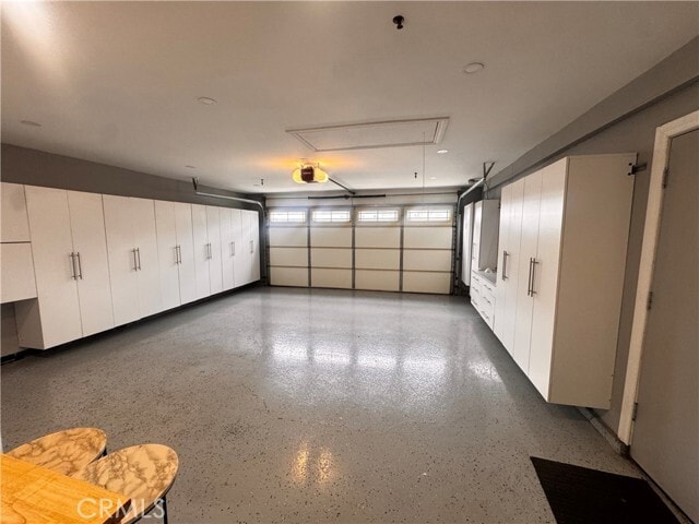 Building Photo - 925 Royal Oaks Dr