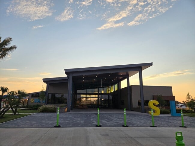 Building Photo - 27222 Woodridge Gln Dr