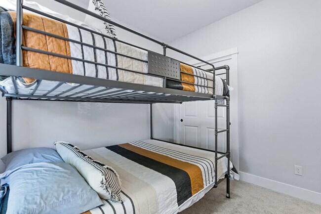 Building Photo - 2965 N LeBlanc Way