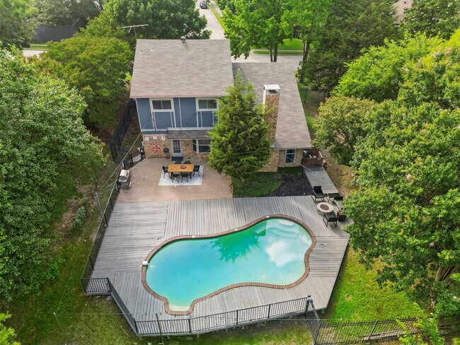 Building Photo - 5830 Jester Dr