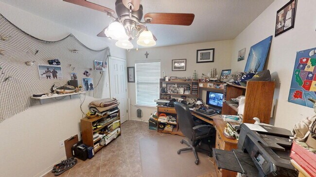 Building Photo - "Spacious 3-Bedroom Retreat with 2 Full Ba...