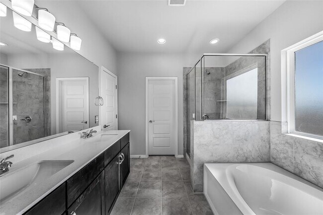 Building Photo - 311 Chesterfield Dr