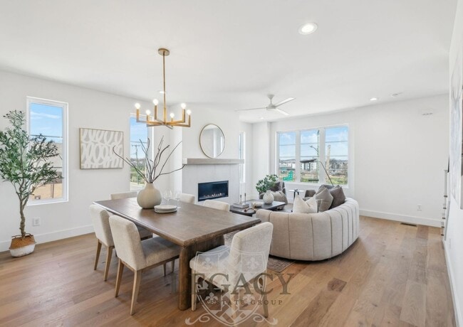 Building Photo - 1019 12th Ave N