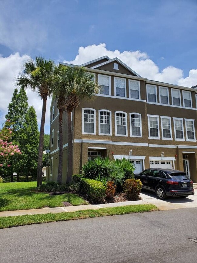 Building Photo - 3013 Pointeview Dr