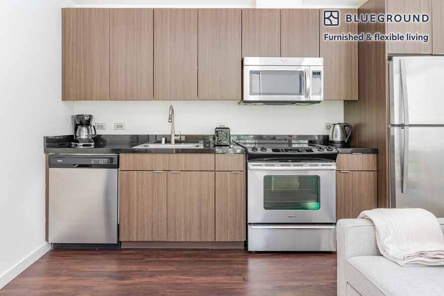 Building Photo - 388 Santana Row