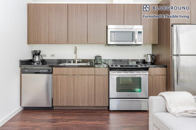 Building Photo - 388 Santana Row