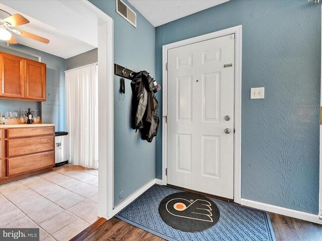 Building Photo - 212 Saratoga Ct