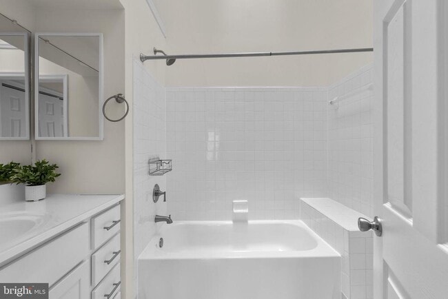 Building Photo - 14225 Jib St