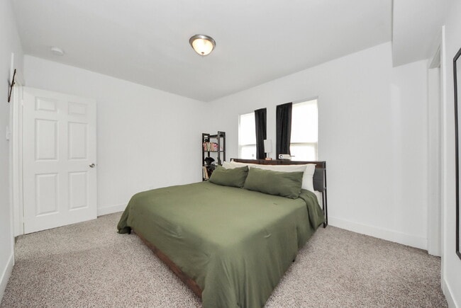 Building Photo - Historic Houston Charm with Modern Comfort Built In
