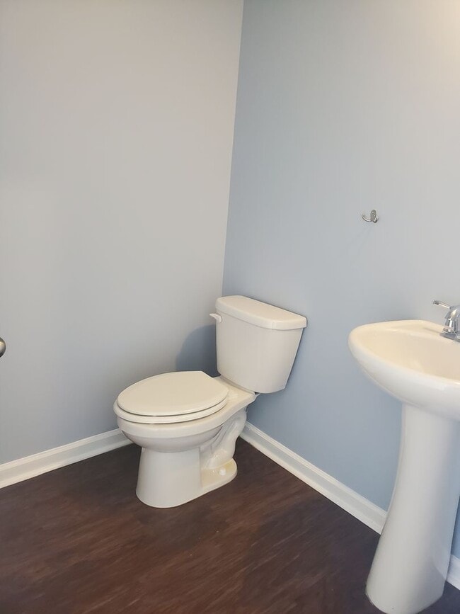 Building Photo - Move-In Ready 4 Bedroom with Bonus room in...