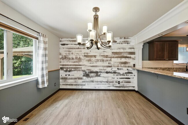 Building Photo - 4 Bedroom | 2.5 Bathroom | Garage - Conven...