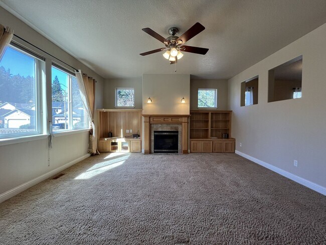 Building Photo - Beautiful 5 Bedroom Home + Office with Grand Entry, Gourmet Kitchen & Private Backyard