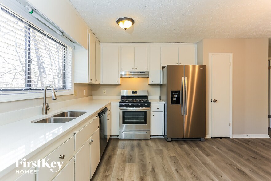 Building Photo - 365 Sea Holly Cir