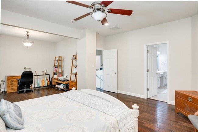 Building Photo - 2729 Kinney Oaks Ct