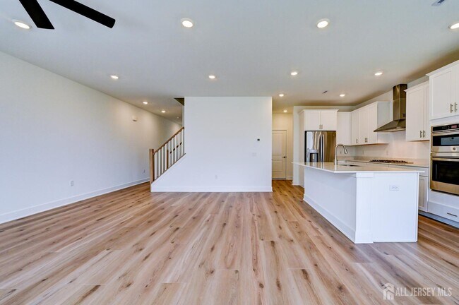 Building Photo - 13 Griffin Ln