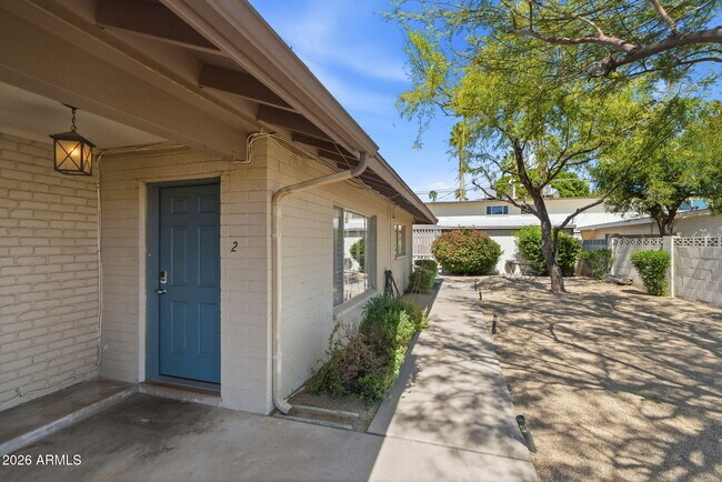 Building Photo - 3640 E Montecito Ave