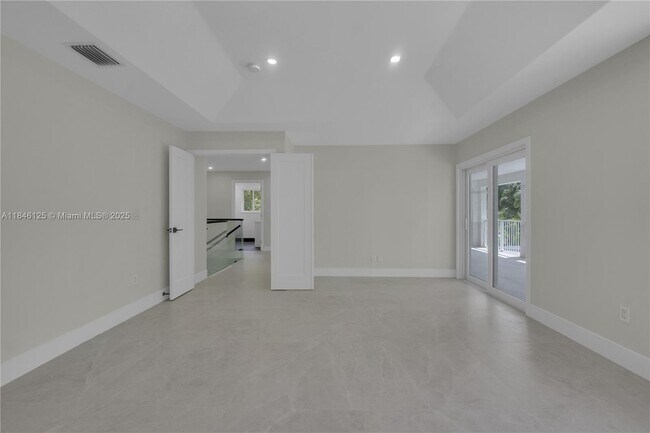 Building Photo - 6498 NW 113th Pl