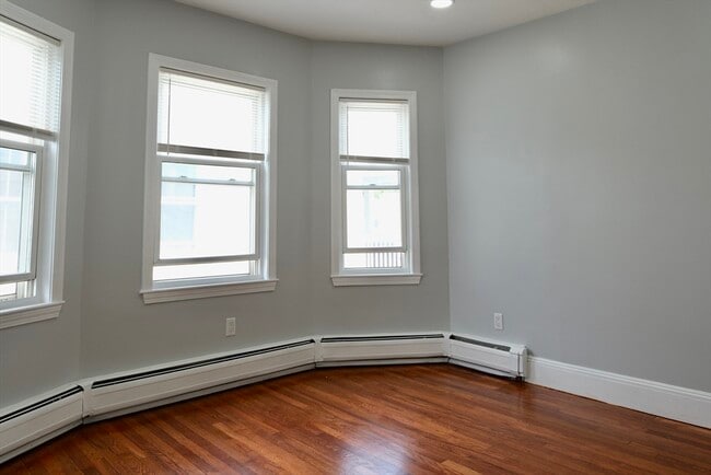 Building Photo - 23 Granfield Ave