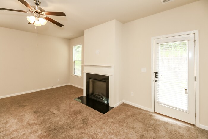 Building Photo - 385 Lossie Ln