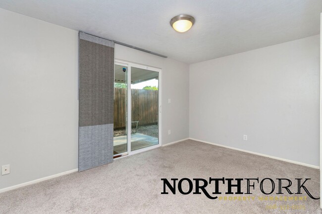 Building Photo - Spectacular Remodeled Nampa Home